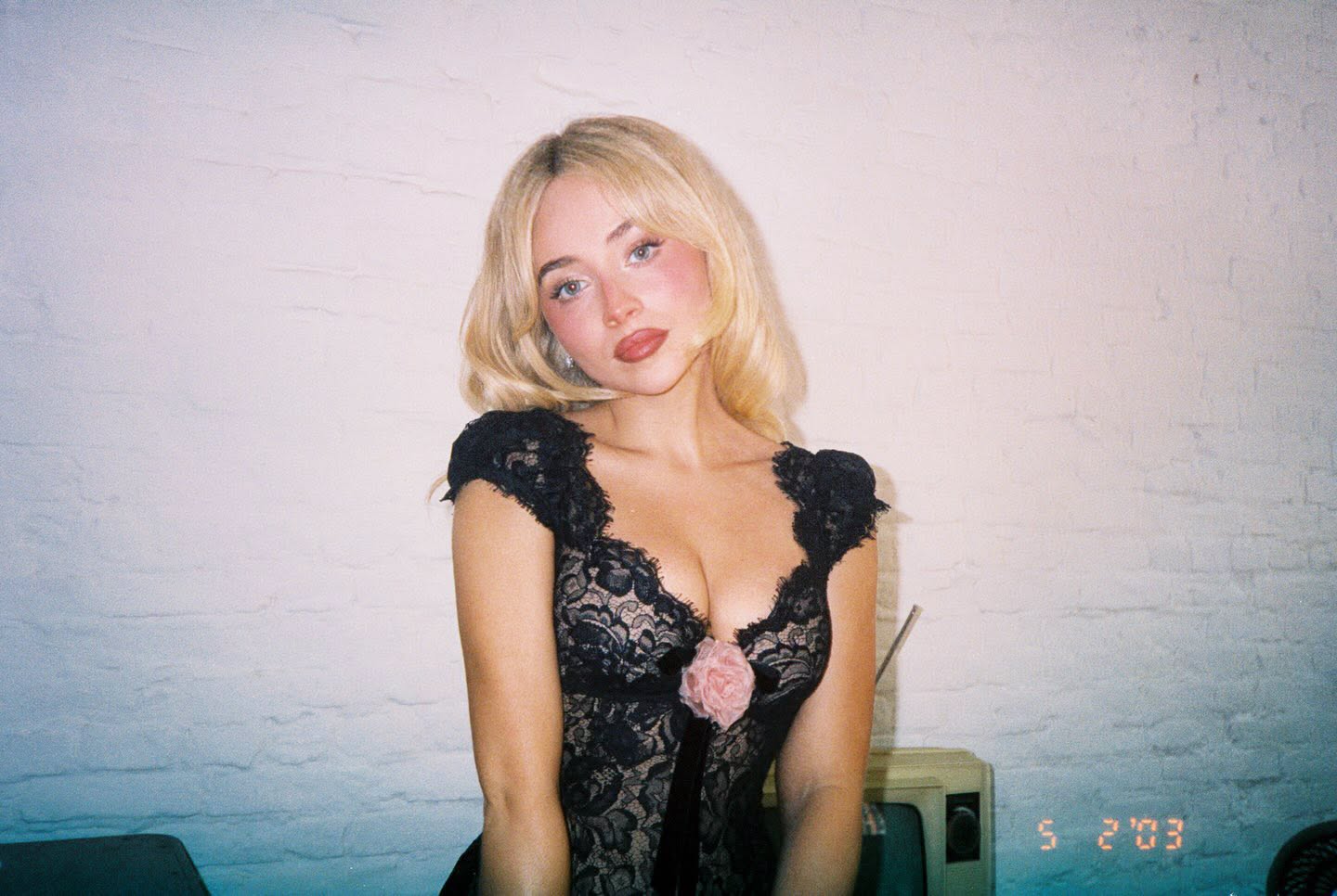 Sabrina Carpenter pisze historię! Od ślubu dekady po historyczne nominacje do VMA i Emmy