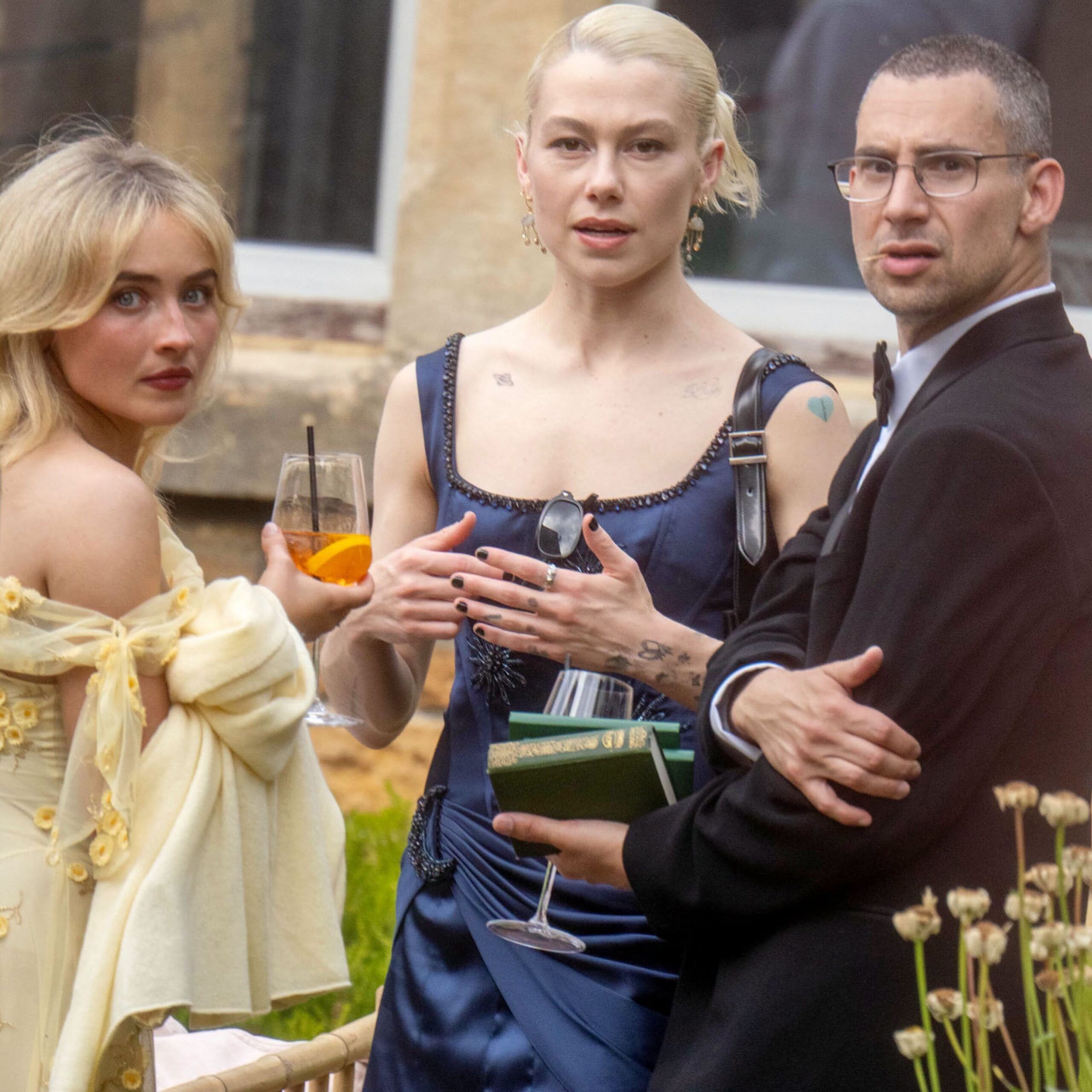 Gwiazdorskie wesele w Anglii i prasowy przełom! Sabrina Carpenter z Madonną na okładce oraz 116-stronicowy magazyn kolekcjonerski